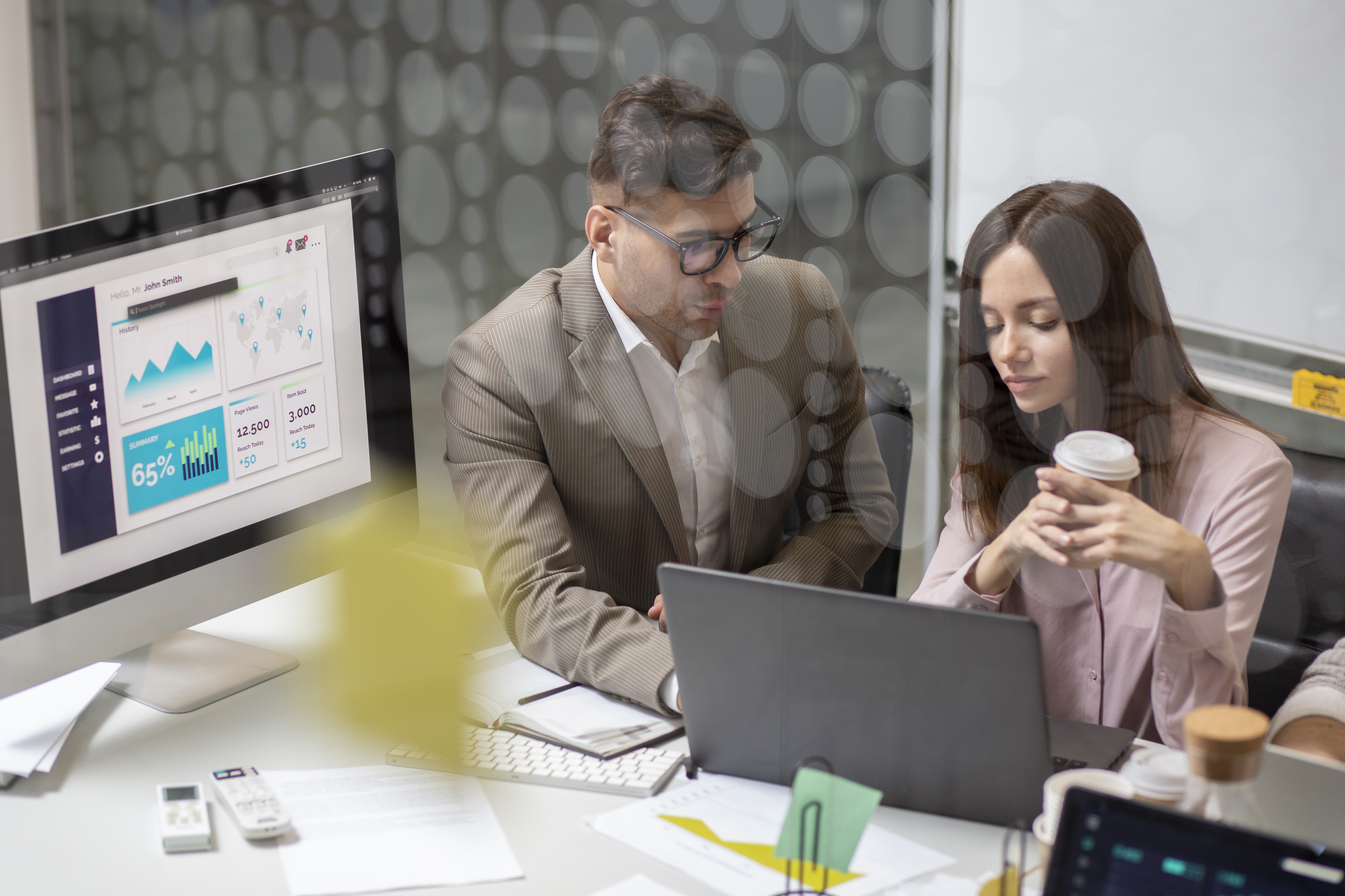 laboratorio-de-computacion-moderno-y-equipado